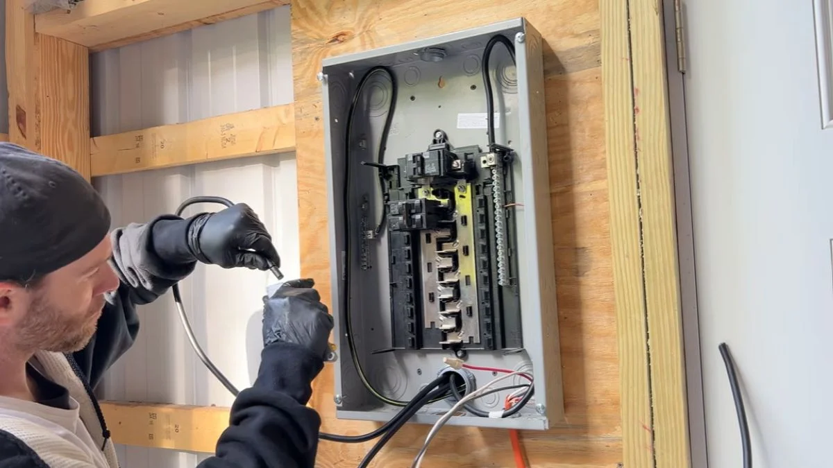 100 amp sub panel in detached garage