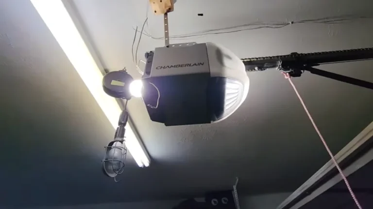 garage door light flashes 5 times
