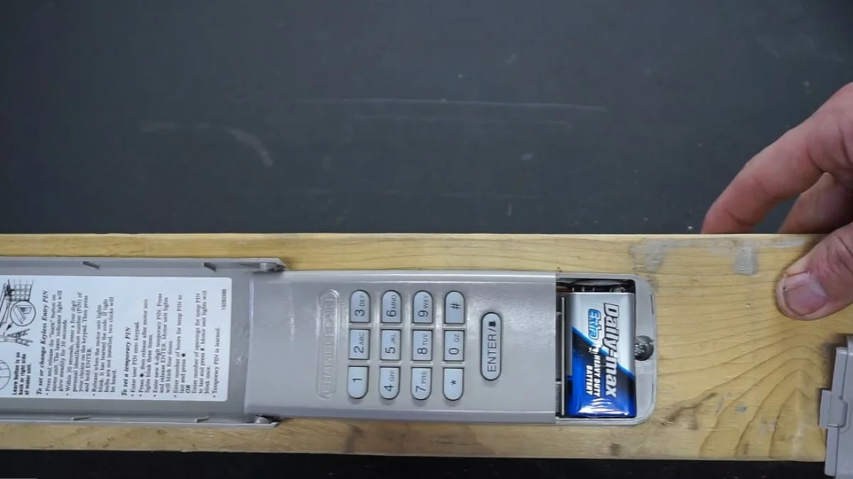 change battery in chamberlain garage door opener keypad
